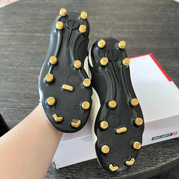 Nike Kids' Tiempo Soccer Cleats - Picture 3 of 5